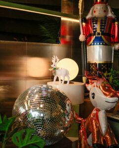 What are the must-try dishes at Mainstreet Dining and Coffee during Christmas
